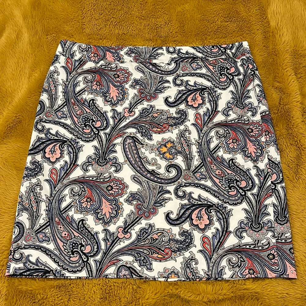 Ann Taylor 18 GUC Paisley Straight Skirt Zip Back